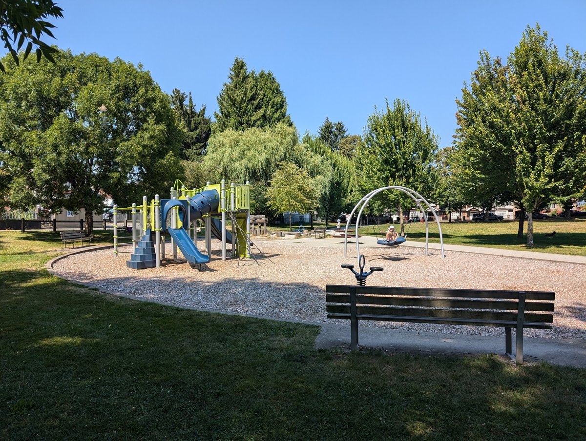 CleanUpBurnaby's tweet photo. 2024 #CleanUpEverywhere Campaign Update, Day 91

AREAS CLEANED UP: 
#Vancouver - Carleton Park &amp; Falaise Park

PICKED UP:
- 3 lbs of garbage [YTD: 509 lbs]
- 0 face masks [YTD: 149]
- 1 busted hula hoop https://t.co/TubMS3YDk7