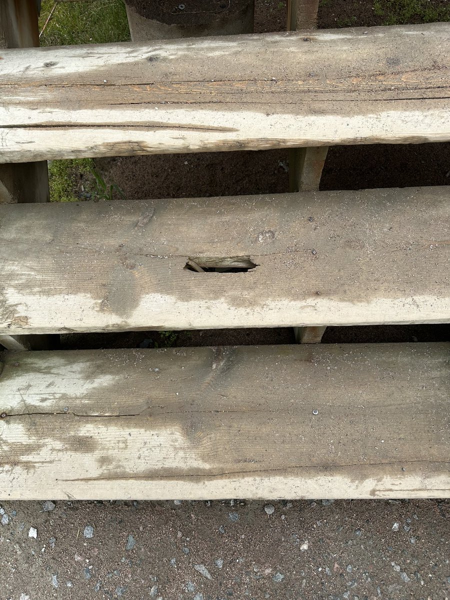 hamel_cora's tweet photo. @North_West_Co 
$2.09 cents for a bottle of water. 5.49 per kg of rotten bananas, one would
think you gouge enough from residents to fix the front steps. https://t.co/qESi2RoO8V