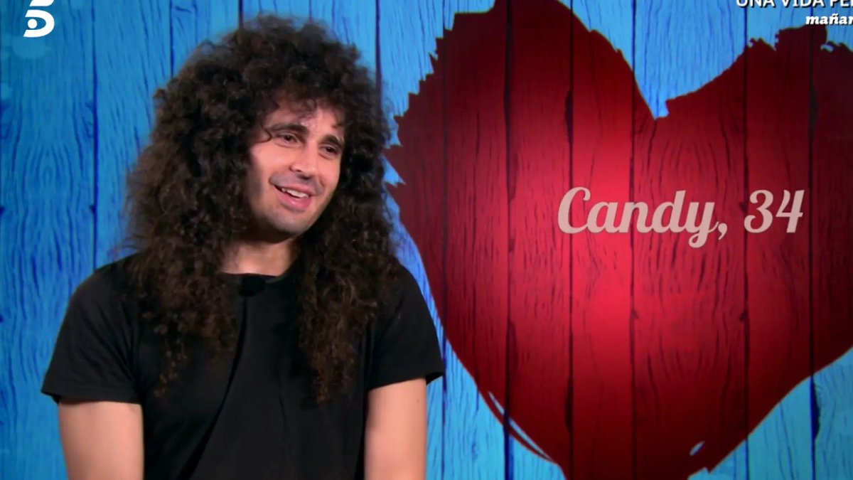 Candy se confiesa en 'First Dates Hotel' y revela su verdadero nombre y su fetiche: "No sé explicarlo": Candy explicó su fetiche sexual con los pies: "No sé explicarlo, igual que no sé explicar el erotismo de unas tetas". dlvr.it/TBb5yB sex hot