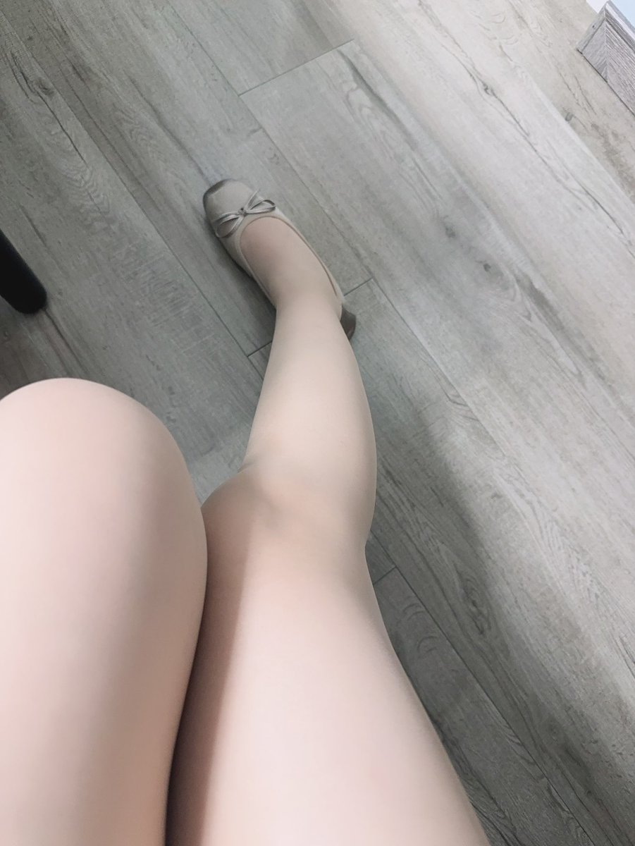 Zj69628488's tweet photo. 40度的味道，要舔吗👅 https://t.co/gkPpTz9P1i