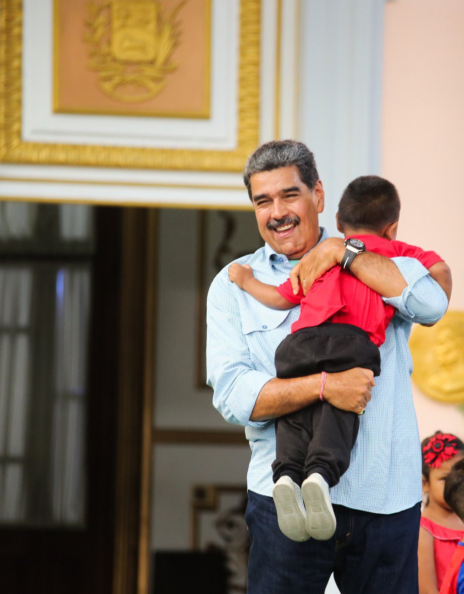 Alfred Nazareth (@luchaalmada) on Twitter photo #Ahora Pdte. <a href="/NicolasMaduro/">Nicolás Maduro</a>: Por los niños y las niñas, ¡juro que tendrán Patria libre!
#06Ago
#ChaoWhatsApp #Ahora Pdte. <a href="/NicolasMaduro/">Nicolás Maduro</a>: Por los niños y las niñas, ¡juro que tendrán Patria libre!
#06Ago
#ChaoWhatsApp