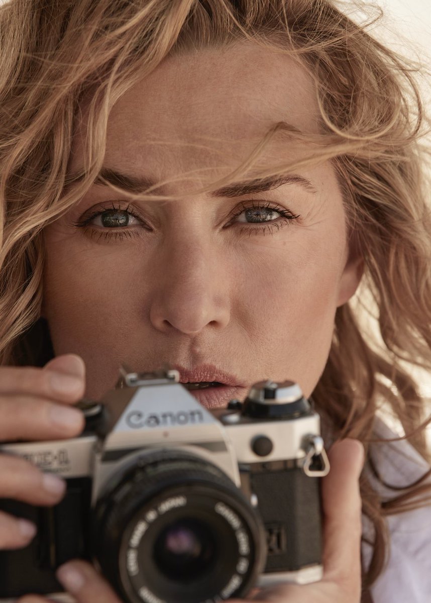 UpdatesWinslet's tweet photo. NEW: Kate Winslet for Bazaar UK. https://t.co/j5nWYIassL
