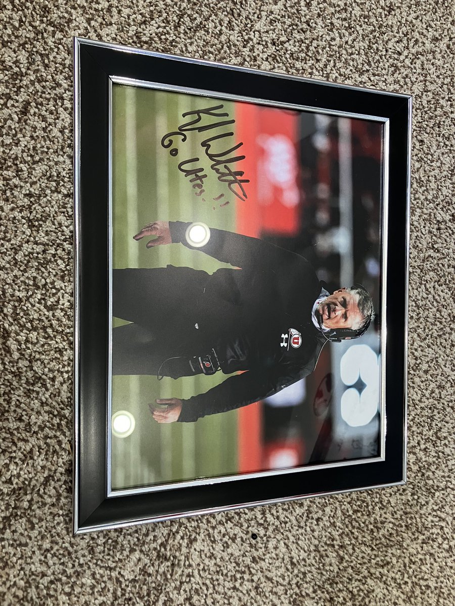 AdamWilliams_06's tweet photo. 🚨 FOR SALE 🚨

Utah Utes autographed photos, 
$60 each for whittingham and $30 for coach K. DM if interested! 🙌 https://t.co/8ABZoafSb8