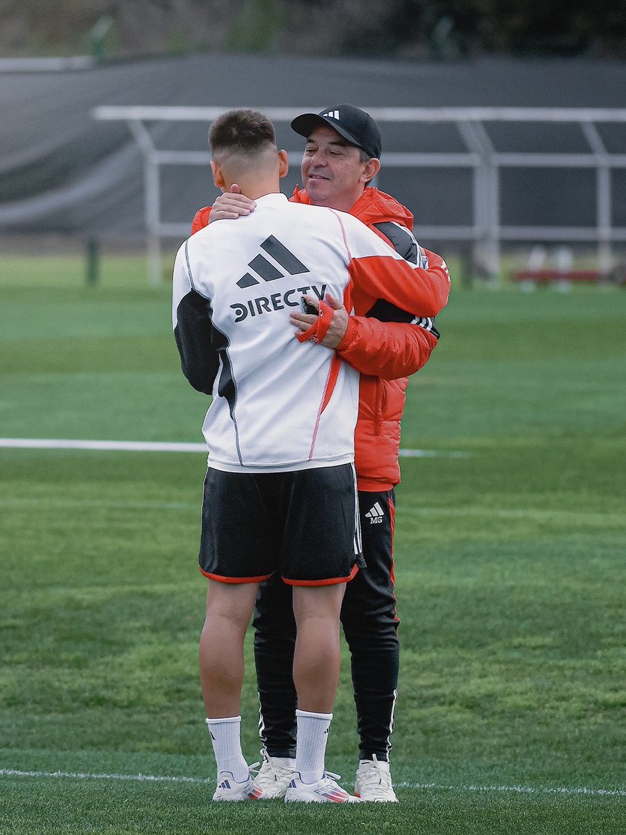 Marcelo Gallardo y el Diablito Echeverri. 🎩🇦🇷