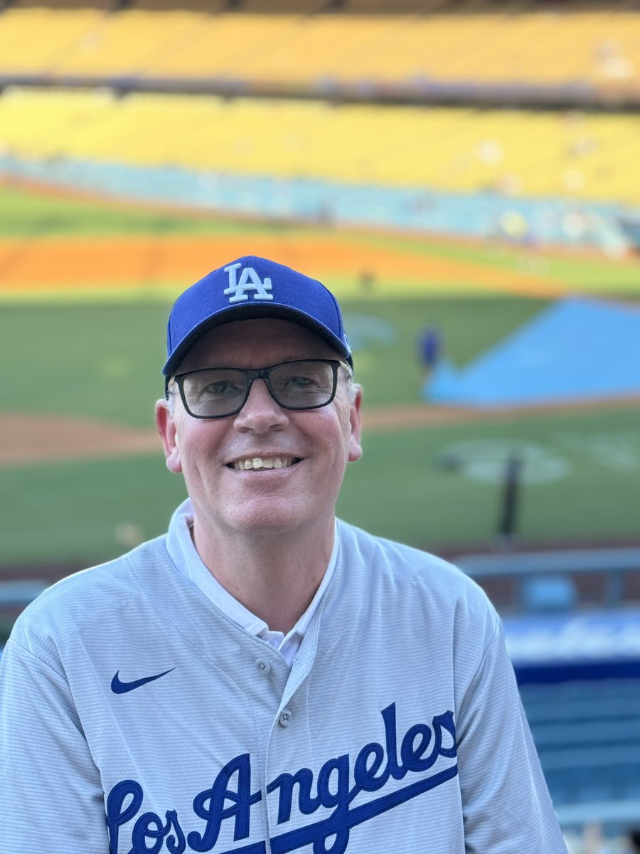 BillBoni's tweet photo. Dodgers vs Philly. Doesn’t get any better tonight. https://t.co/iyYWnfU7pR