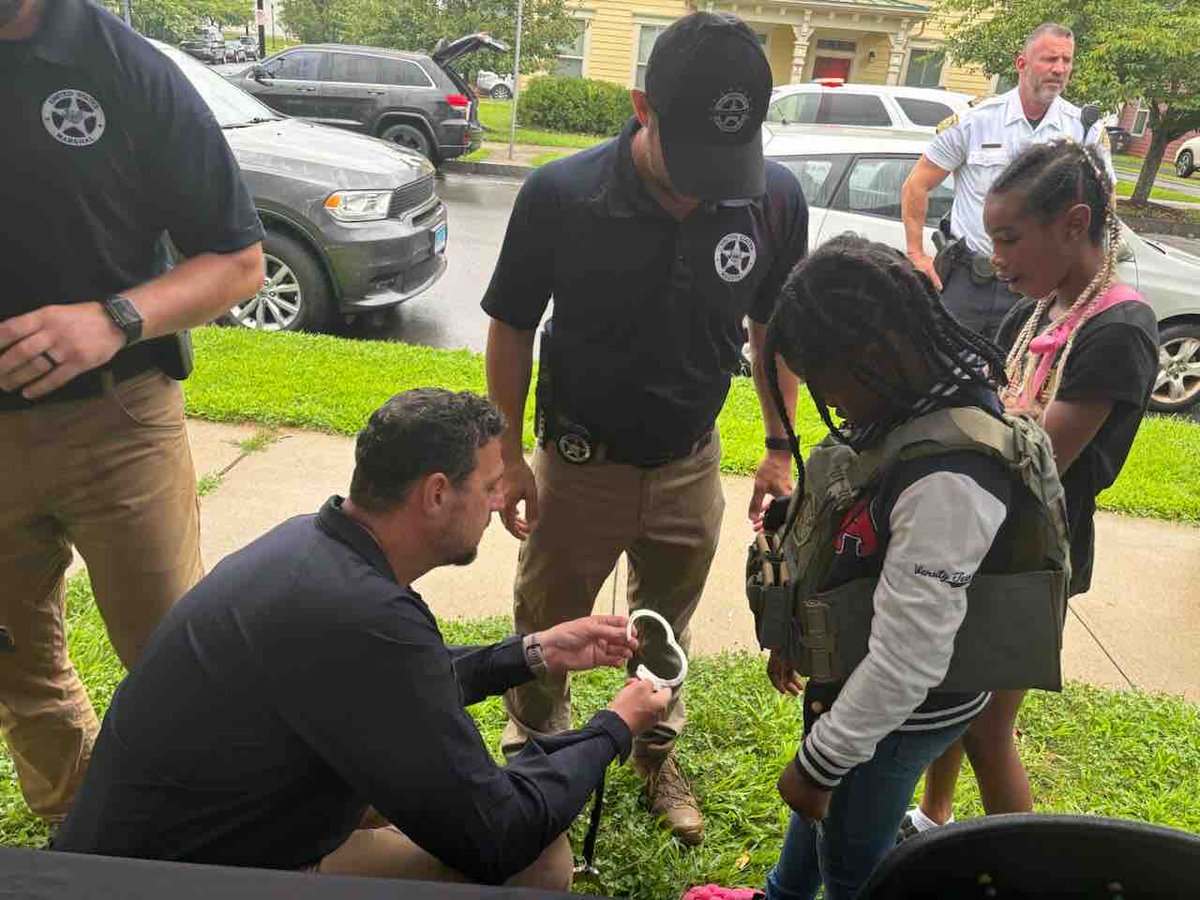 U.S. Marshals Service New Haven (@usms_newhaven) on Twitter photo We had a great time participating in National Night Out with our friends from <a href="/DEANEWENGLAND/">DEANewEngland</a> #NNO2024USMS We had a great time participating in National Night Out with our friends from <a href="/DEANEWENGLAND/">DEANewEngland</a> #NNO2024USMS
