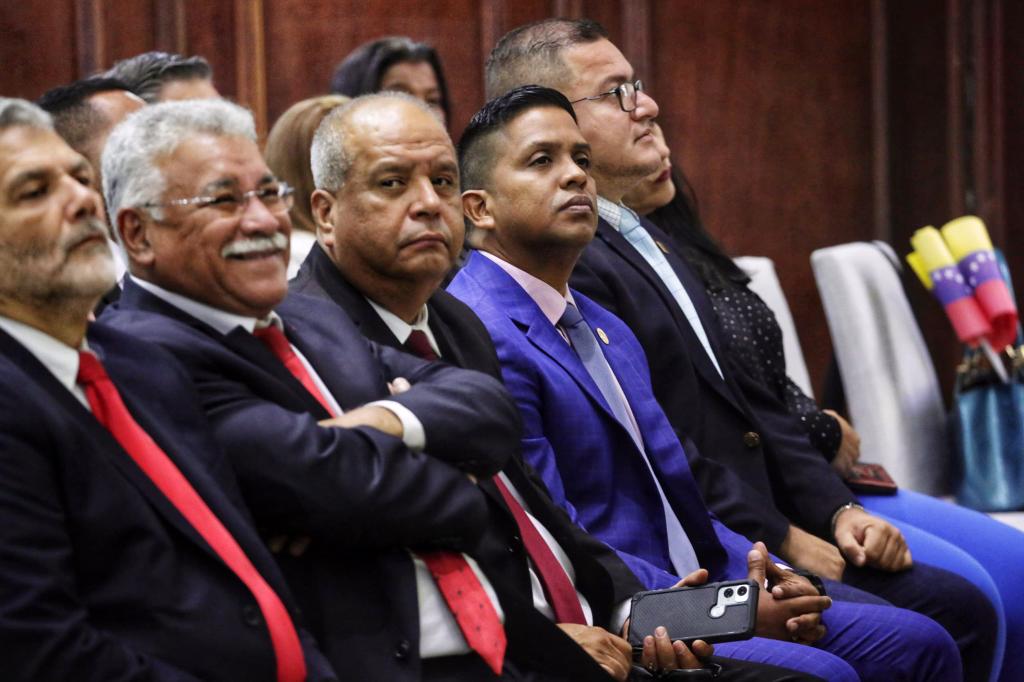 nelsonjoant4's tweet image. 🇻🇪Excelente sesión solemne, en nuestra Asamblea Nacional, para conmemorar la Batalla de Junín en su Bicentenario. Excelente diputado Manuel Hernández.
#LoQueDigaNicolas 
#ChaoWhatsApp 
#ComunicadoresLegislativo
#6agosto