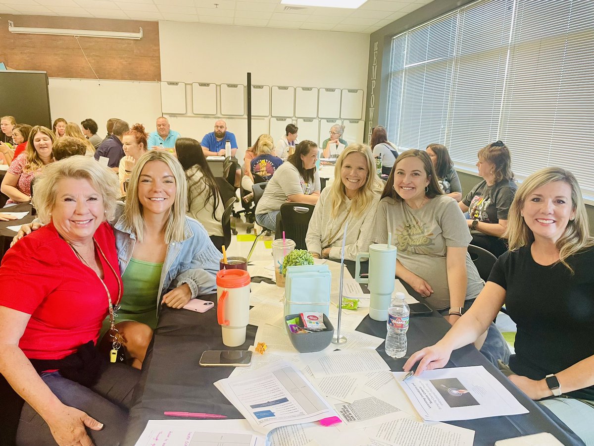 GFESWildcats's tweet photo. GFES teamed up with MVES to continue the work with Teacher Clarity and Learning Intentions and Success Criteria! It was a day for our teams to collaborate and do the work! 🐾🦅
#todayincomal
#togetherwecultivate
#growinggreatness https://t.co/FeXahV6Krj