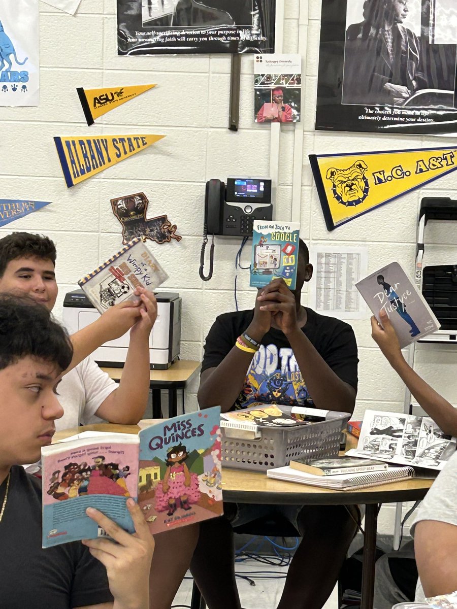 hobbsela1's tweet photo. @GarrettMSGators are excited to begin independent reading! https://t.co/XBVV0lsLMV