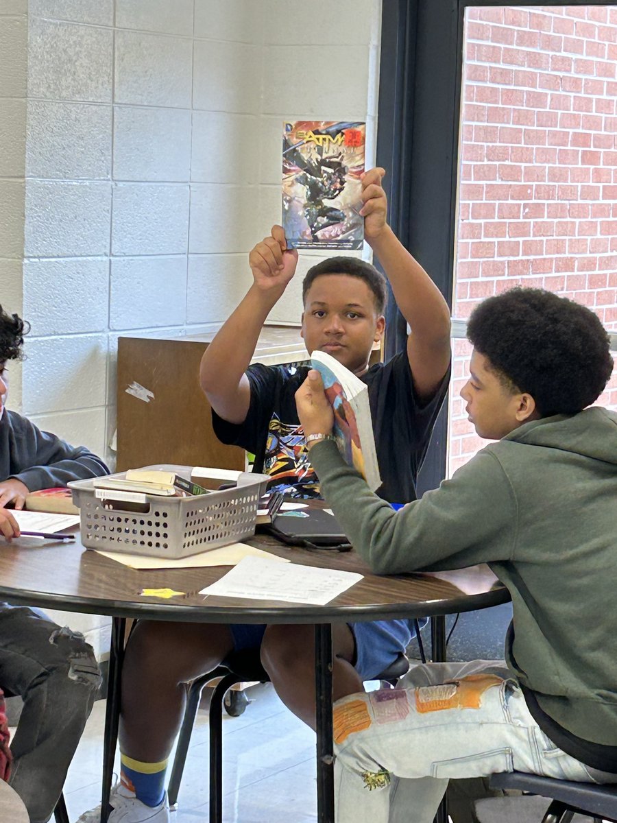 hobbsela1's tweet photo. @GarrettMSGators are excited to begin independent reading! https://t.co/XBVV0lsLMV