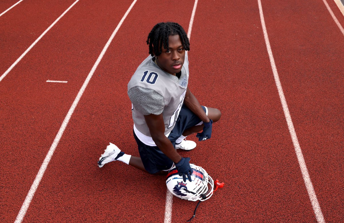 Greg Riddle (@dmngregriddle) on Twitter photo Jayden Finley, one of the fastest 100-meter runners in Texas, is transferring to track powerhouse Duncanville.
Finley placed third at the state meet for Richland in 2023 and ran a wind-legal 10.25 this summer.
Read: dallasnews.com/high-school-sp…
<a href="/SportsDayHS/">SportsDayHS</a> <a href="/tandfn/">Track & Field News</a> <a href="/BirdvilleISD/">Birdville ISD</a> Jayden Finley, one of the fastest 100-meter runners in Texas, is transferring to track powerhouse Duncanville.
Finley placed third at the state meet for Richland in 2023 and ran a wind-legal 10.25 this summer.
Read: dallasnews.com/high-school-sp…
<a href="/SportsDayHS/">SportsDayHS</a> <a href="/tandfn/">Track & Field News</a> <a href="/BirdvilleISD/">Birdville ISD</a>