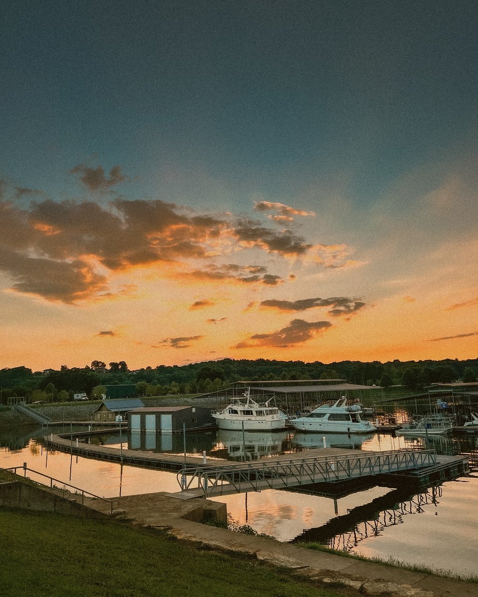 The skies over Clarksville never cease to amaze us. Liberty Park sure does provide an amazing backdrop don't you think?

Thanks to <a href="/_alexsumner/">Alex Sumner</a> for the great shots!

📍: Liberty Park
📷: <a href="/alex_sumner/">Alex sumner</a>

#VisitClarksville #ClarksvilleTN #Tennessee #SummerTravel #Travel #Tourism