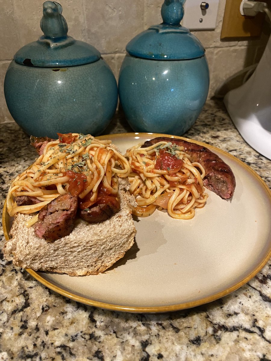 SuzieQuackers2's tweet photo. Made in #Ok Loveras Italian Sausage, Sauce from the Garden, on top of Bread with homemade Butter! #Shazam #TwoTrickPony #WishUWereHere https://t.co/u3bWRGBdCy