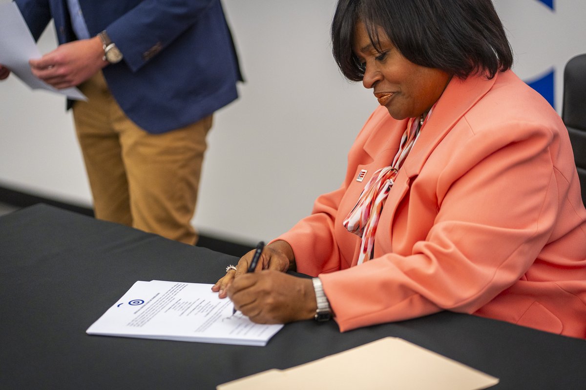 Emily Soong tweet media