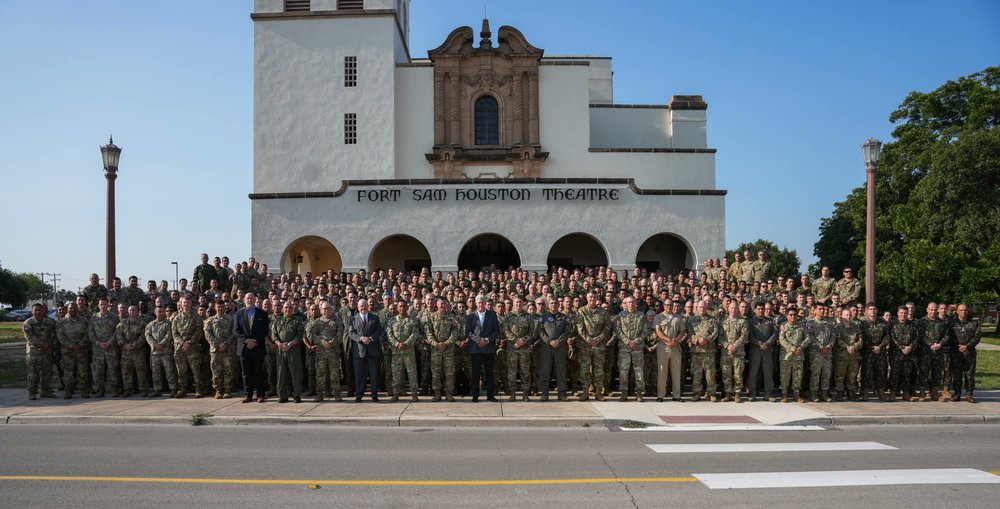 ARMYSOUTH's tweet photo. PANAMAX 2024 is officially underway! We are hosting both the MNFS and Chilean-led CFLCC at Fort Sam Houston, bringing together participants from 11 nations for the @Southcom-sponsored #CPX.

Read more at https://t.co/bLGdNYzV0A

#PANAMAX24 #partnership https://t.co/a8hh6G2Swg