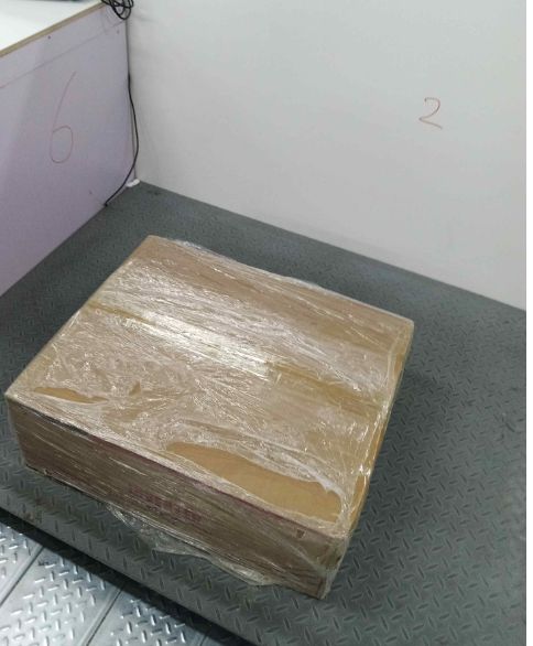 Надішліть два літій-залізо-фосфатні акумулятори та один зразок інвертора потужністю 10 кВт клієнту з України.
Модель акумулятора: 51.2V100AH
Клієнтам необхідно співпрацювати з інвертором потужністю 10 кВт.