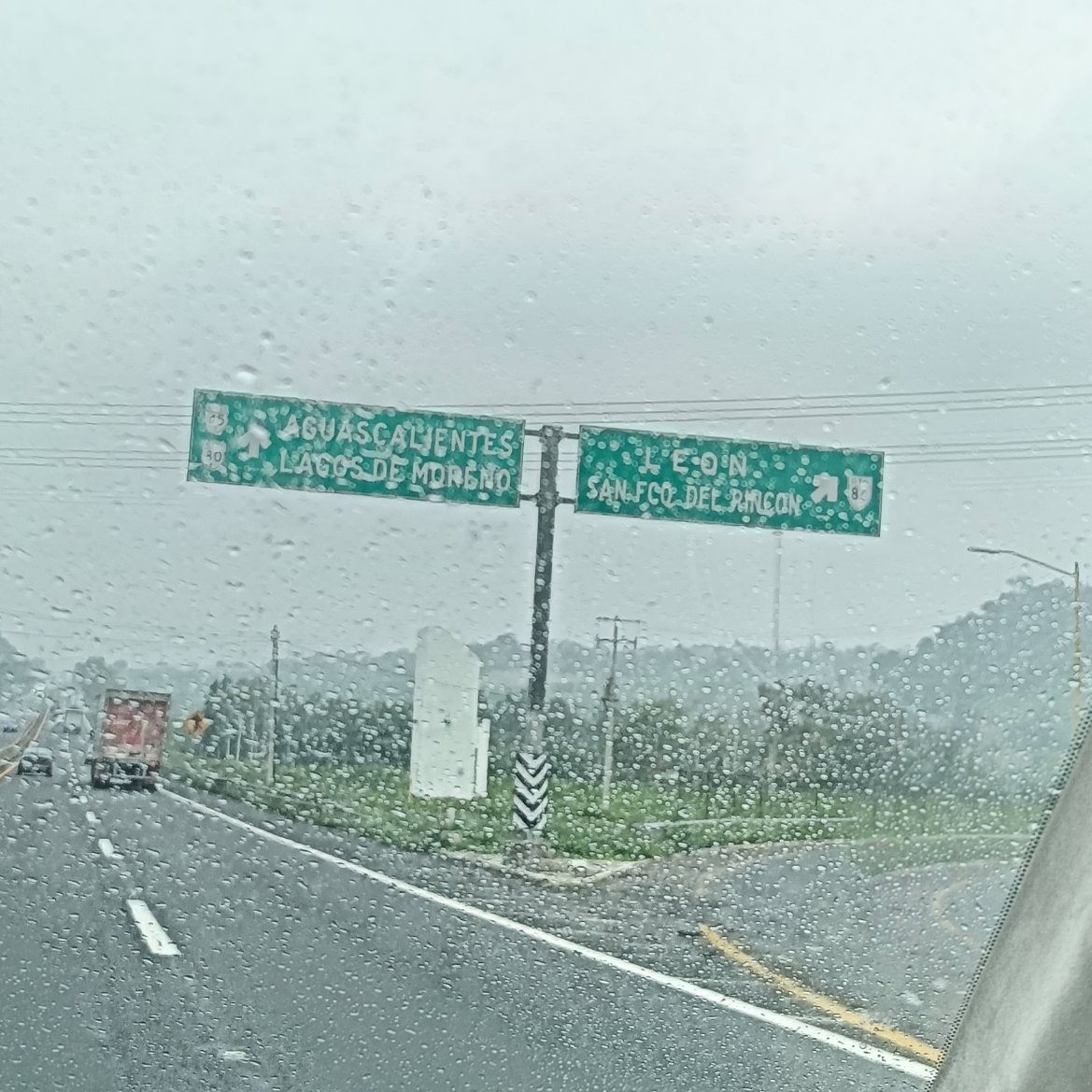 Roseta_01's tweet photo. Será prudente girar a la derecha 🥰❤️‍🩹 https://t.co/gKQuI94wSC
