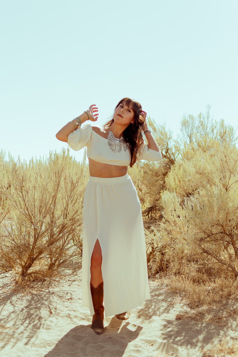 Mrs Canela tweet media