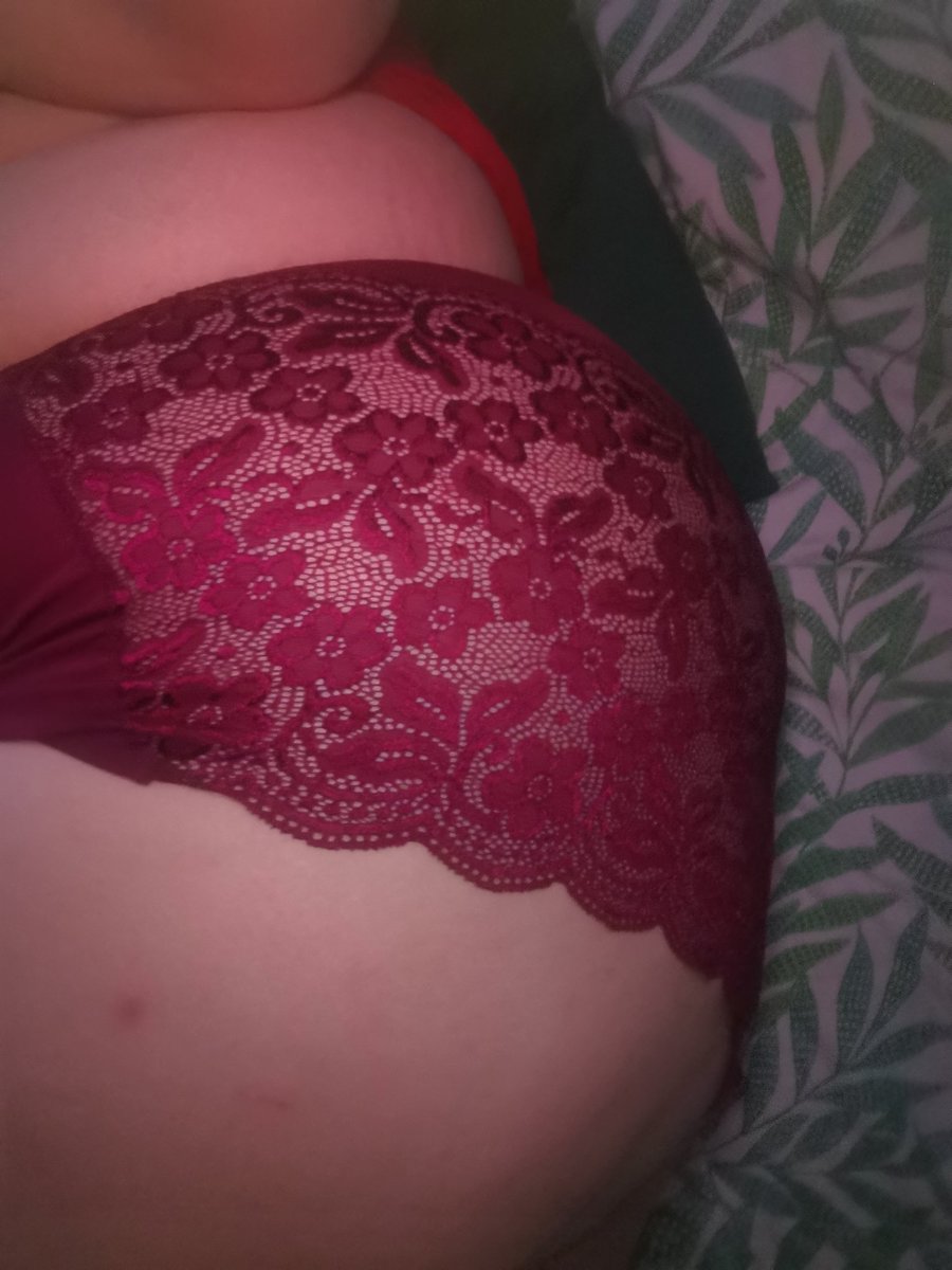 Bigbeanbags18's tweet photo. Happy hump day. Halfway through the week! #bbw #bbwuk #humpday #onlyfans #bbwlove #happyhumpday https://t.co/DAemSfA3fT