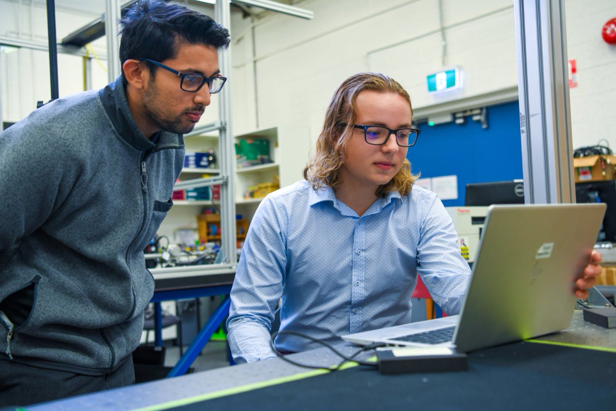 DefenceScience's tweet photo. Know a future #STEMLeader? A paid #DefenceScience Summer Vacation Placement means the freedom to explore new ideas and develop technical & teamwork skills in a professional setting - just like Elysia and Julian.
More details โก๏ธ https://t.co/2PCf9VfGWs https://t.co/7jc37wQbaH