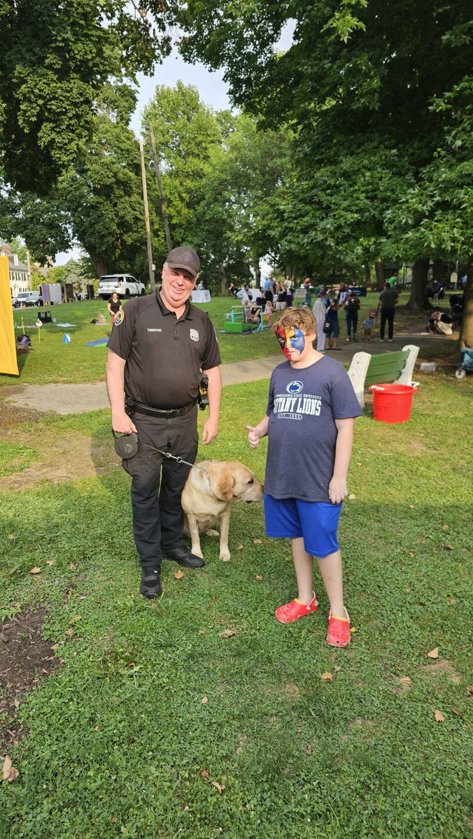 PPDCanineUnit's tweet image. P/O Treston went back to his roots tonight along with K9 Clive for #NationalNightOut P/O Treston who worked in the @PPD05Dist from 1990-2002 is set to retire next year after 35 years with @PhillyPolice