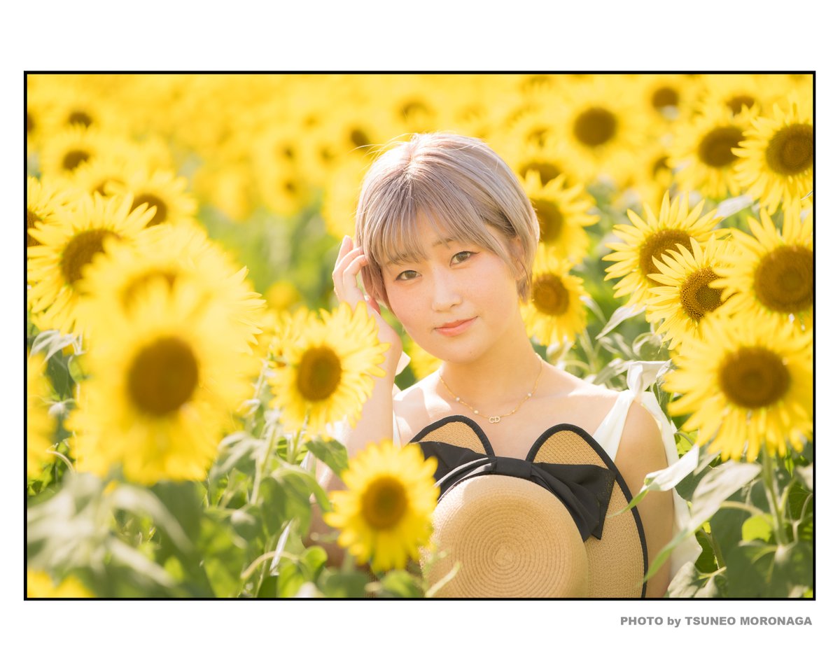 ひまわり畑 
モデル：朝比奈阿紀
PHOTO : SONY α9Ⅲ + TAMRON 35-150mm F2-2.8 Di III VXD (Model A058)