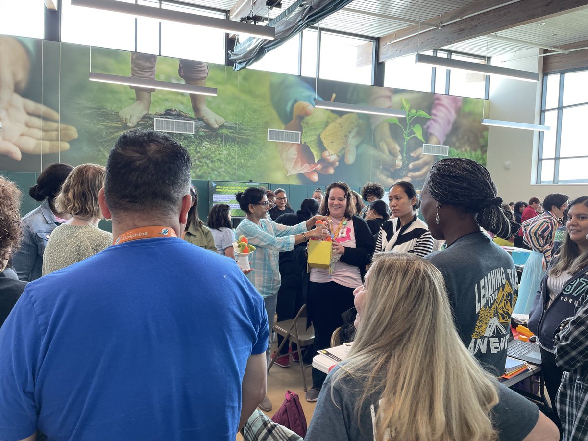 KIMBERLY HAMMER (@kahammerhammer) on Twitter photo Ms. Schauer shares a #STEAM activity designing a chair at PK Summit 👍 <a href="/Jefferson_ELC/">Jefferson ELC</a> we love to learn 🤗 <a href="/AliefISD/">Alief ISD</a> <a href="/AliefPreK/">Alief Early Childhood</a> #AliefProud #OneAlief Ms. Schauer shares a #STEAM activity designing a chair at PK Summit 👍 <a href="/Jefferson_ELC/">Jefferson ELC</a> we love to learn 🤗 <a href="/AliefISD/">Alief ISD</a> <a href="/AliefPreK/">Alief Early Childhood</a> #AliefProud #OneAlief