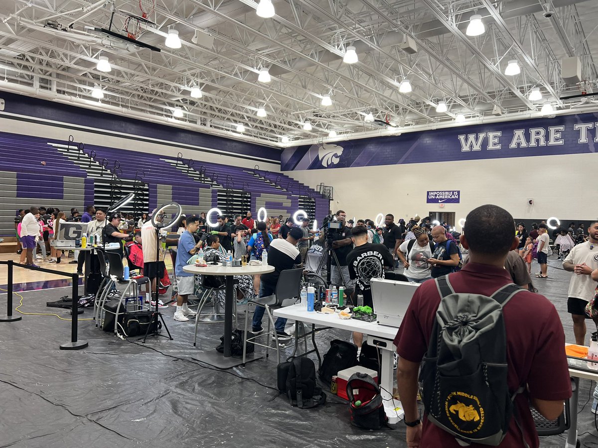 MrCosby_ExecD's tweet image. It’s a great day to be a WILDCAT! 

Today, we hosted our inaugural Barbers and Backpacks event! We are thrilled and grateful for the support from our community and volunteers.

We are #LockedIN🔐 and committed to making HHS better than ever!

Great things are happening at HHS!!!