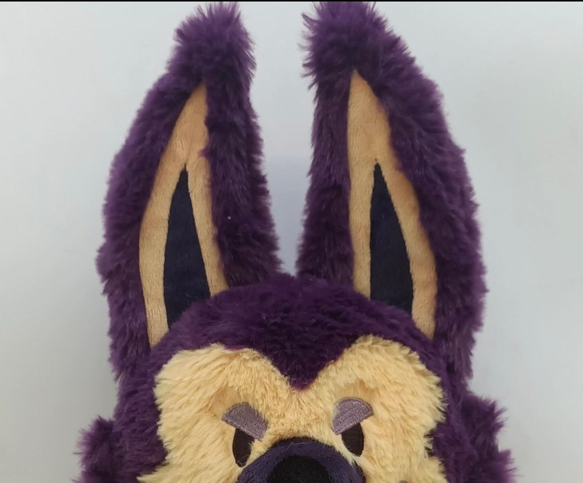 HelloStrays's tweet image. Thank you guys for 550 followers! We hope to release our big exciting merch drop soon! But for now.. a teaser!