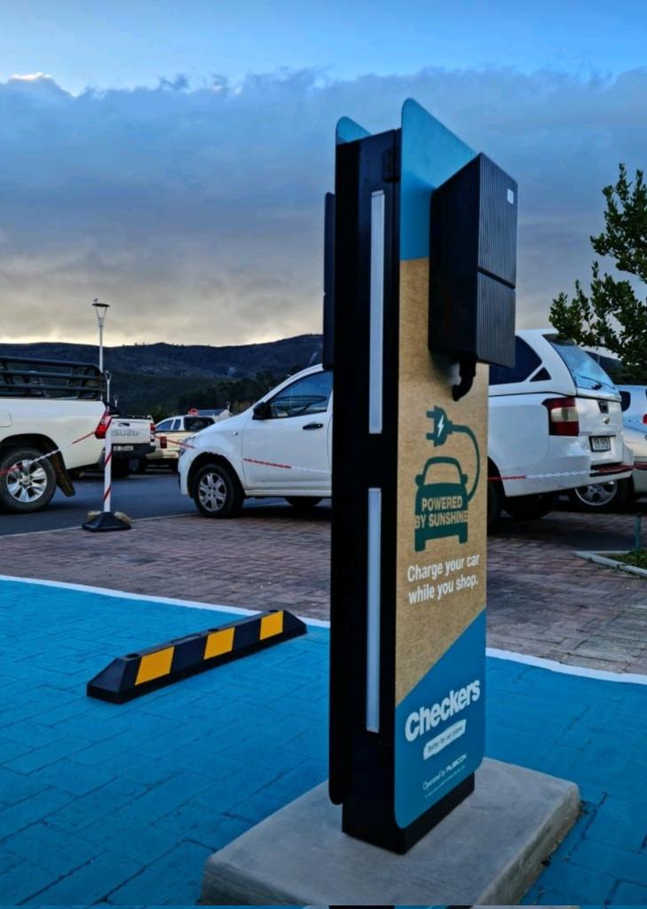 In response to the increasing demand for electric vehicles in Africa, Checkers plans to offer convenient EV charging facilities for its retail visitors. This service will be delivered by Telto Charge in collaboration with Rubicon.
📷TeltoCharge