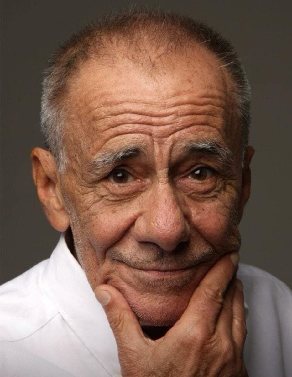 "Una sera ho ricevuto una telefonata da un caro amico. Quando mi ha chiesto come stavo, non so perché gli ho risposto: «Mi sento molto solo».

«Vuoi che parliamo?» mi ha detto. «Vuoi che venga a casa tua?»

Io ho risposto di si. In meno di 15 minuti lui stava già bussando alla