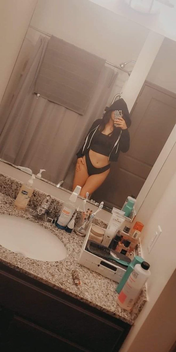 SmokingHotMarie's tweet photo. New to #nsfwtwt 26 yrs old looking for moots

✨princess✨
Into most kinks
No scat 
Minors DNI 🛑

Like and retweet to be moots https://t.co/8snLuvFNAT