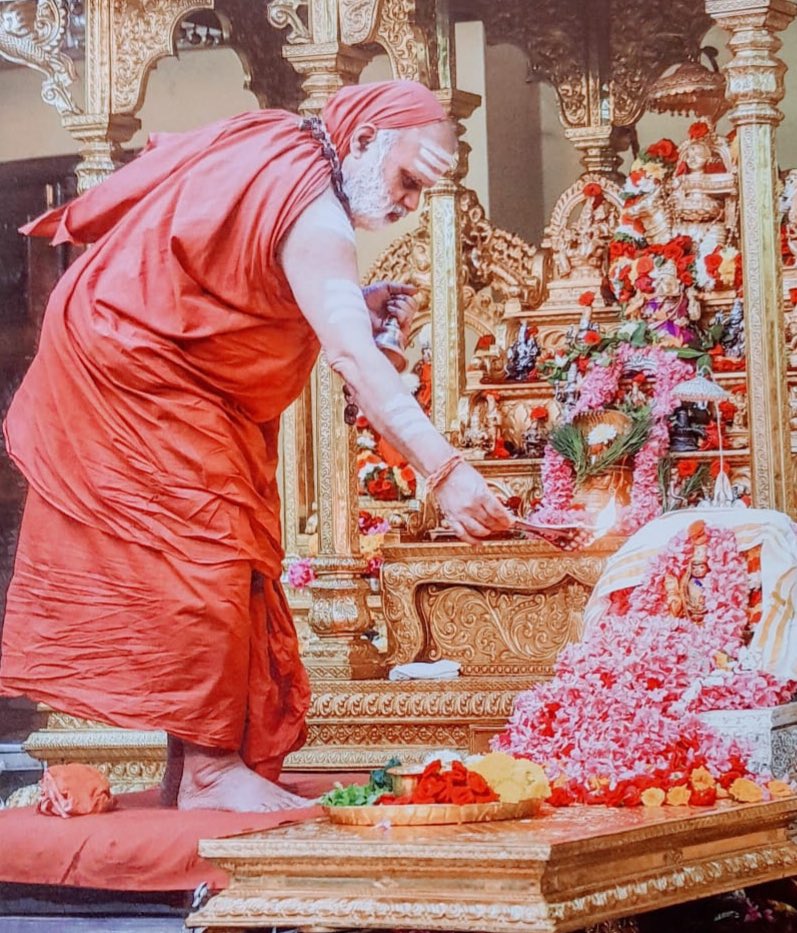 neelabala's tweet photo. Do your ordained karma  regularly and that too Nishkamya for getting Chitta Shuddhi,once you get Chitta Shuddhi you slowly become eligible to enter Jnana Marga~Sri Mahasannidhanam https://t.co/h8H6CQsus2