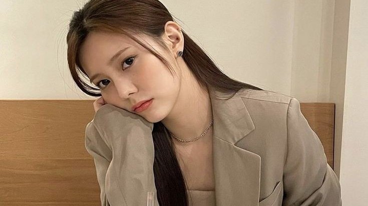 eunchaewxn's tweet photo. ❥       〔 ʀᴏʟ 〕

      ❝𝘕𝘦𝘳𝘷𝘰𝘶𝘴? 𝘔𝘦? 
   𝙅𝙪𝙨𝙩 𝙮𝙤𝙪'𝙧𝙚 𝙞𝙢𝙖𝙜𝙞𝙣𝙖𝙩𝙞𝙤𝙣.❞ https://t.co/67Av8d4h7o