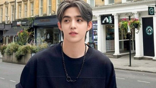 eunchaewxn's tweet photo. ❥       〔 ʀᴏʟ 〕

      ❝𝘕𝘦𝘳𝘷𝘰𝘶𝘴? 𝘔𝘦? 
   𝙅𝙪𝙨𝙩 𝙮𝙤𝙪'𝙧𝙚 𝙞𝙢𝙖𝙜𝙞𝙣𝙖𝙩𝙞𝙤𝙣.❞ https://t.co/67Av8d4h7o