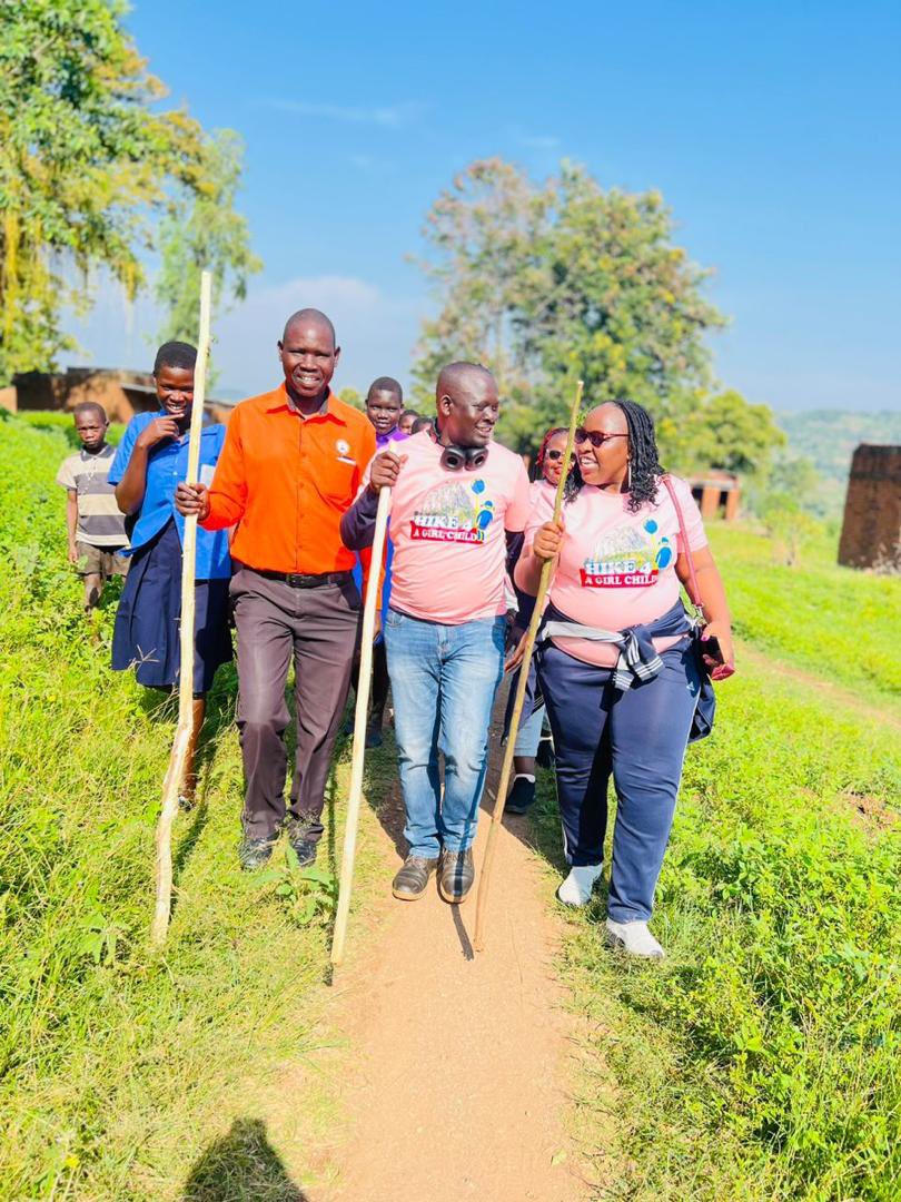 pillar_mbabazi's tweet photo. Through sharing experiences,telling stories and laughter,we create bonds and build team solidarity.The #Hike4GirlsUg get together is just more than a meet up, it is an opportunity to inspire one another & also remind ourselves of the mission we are on to break barriers.
#RTUAt10 https://t.co/cGvkD1QofB