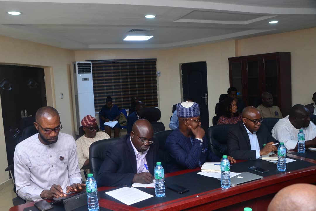 NASRDA_Official's tweet image. DG NASRDA @MatthewAdepoju6, announces a pivotal partnership with @Proforcedefence for Nigeria&apos;s satellite constellation project.

#NASRDA #SatelliteTechnology #Innovation