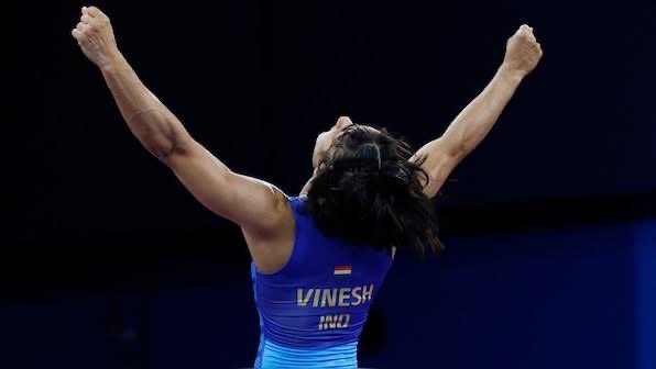 MahendraIRS's tweet photo. India’s biggest, bravest and boldest Olympian. Fighter of fire , ice and unshakable belief 🇮🇳💐🥇
#GOLD 
#VineshFogat https://t.co/k7DqXRA9bH