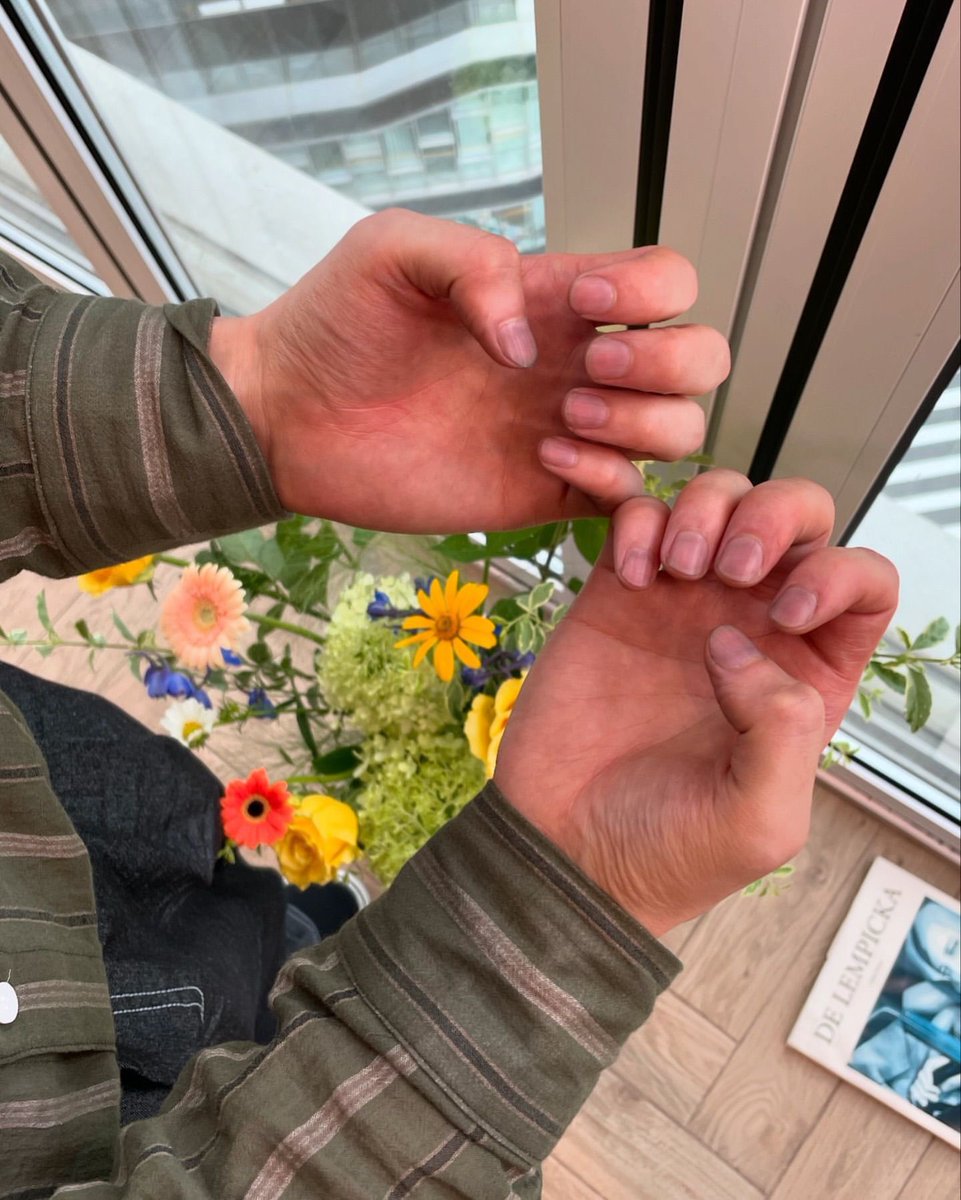 #repost teamhope_ent 무릎만 백만번 쓸어 내리다가 손 끝이 까맣게 변한 사연? 👖🙏🏻🤦🏻‍♂️
진땀 뻘뻘💦 하지만 할 말은 다 한다! 

오늘 오후 8시 45분 방송되는
엄태구 배우의 tvN <유 퀴즈 온 더 블럭> 많이 기대해 주세요!

#엄태구 #UmTaeGoo #オムテグ
#유퀴즈 #유퀴즈온더블럭 #youquizontheblock