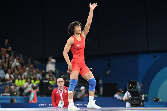 Eva_A_V's tweet photo. Breaking Barriers! 🔥
Vinesh Phogat makes history as the first Indian female wrestler to reach the Olympic Final! 🥇 
Let's cheer her on for GOLD! 🌟
#Olympics2024Paris #Olympics #IndiaAtOlympics  #vineshphogat #wrestling  #Eva #evaadventures https://t.co/SAYh0mVwmk