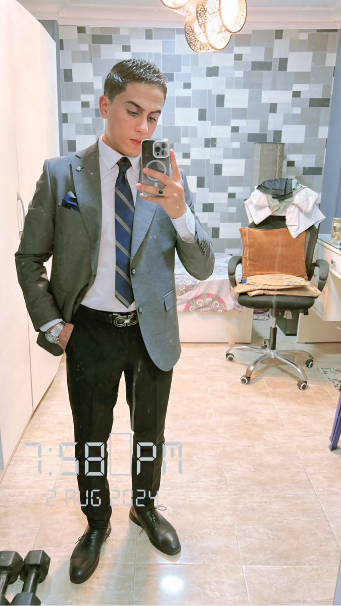 galaxy55533's tweet photo. Quote with your mirror picture 📷👇🏻 https://t.co/gbrAUAA3Qn