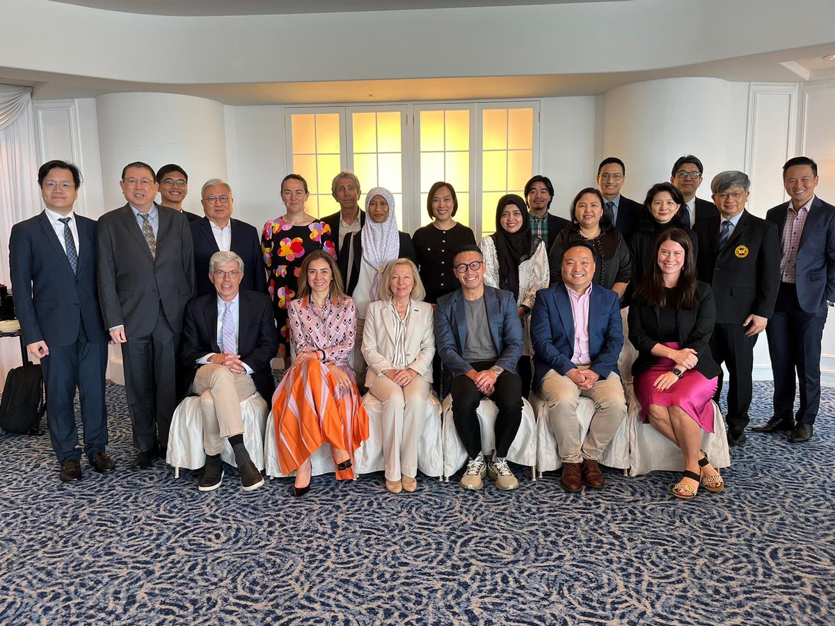 herbloong's tweet photo. π’ @ASCO #AsiaPacific #RegionalCouncil met in person prior to #ASCOBT24 in #Yokohama π―π΅ today! Together w/ #ASCOLeadership including @ASCOPres, we look forward to promoting #quality #oncologycare, #buildingcollaborations and #nuturing #nextgenerationleaders in our #APAC region. https://t.co/VtMTOkrCi5