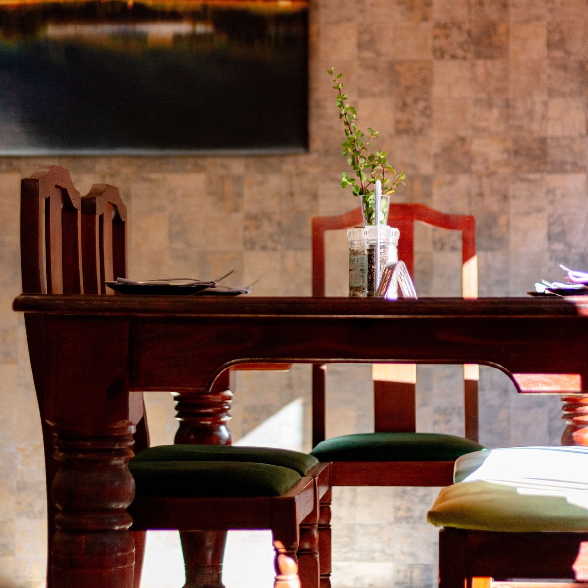 tulbagh_hotel's tweet image. Now that our winter seasonal menu has officially been going for 2 months, it's time to heed some of the locals' advice 😉

🗣️ "When you want the best dining experience visit Tulbagh Hotel..."

#tulbagh #foodiefavourites #locallysourced #localislekker #restaurantsintulbagh