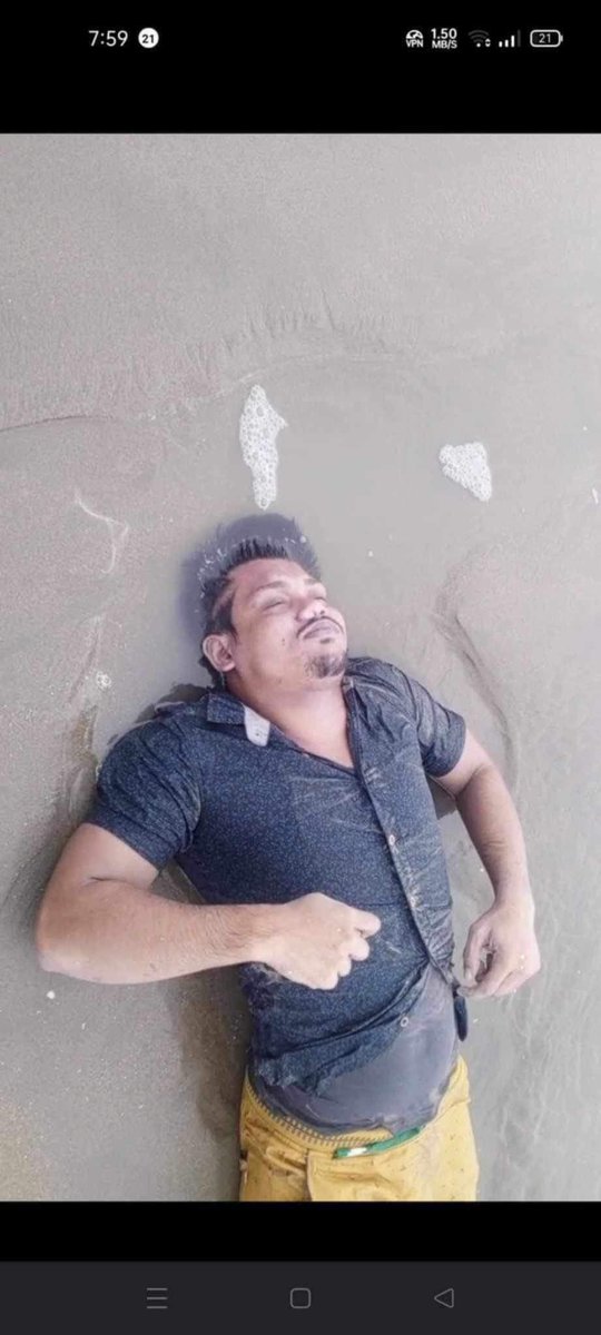 There are few people who don't know the famous "Anam Store" in the market of Maungdaw. 
Yesterday, due to the miltant group,AA's artilary shelling, the whole family lost their lives when the boat capsized while crossing the Nat River to seek refuge in Bangladesh.

#Crd