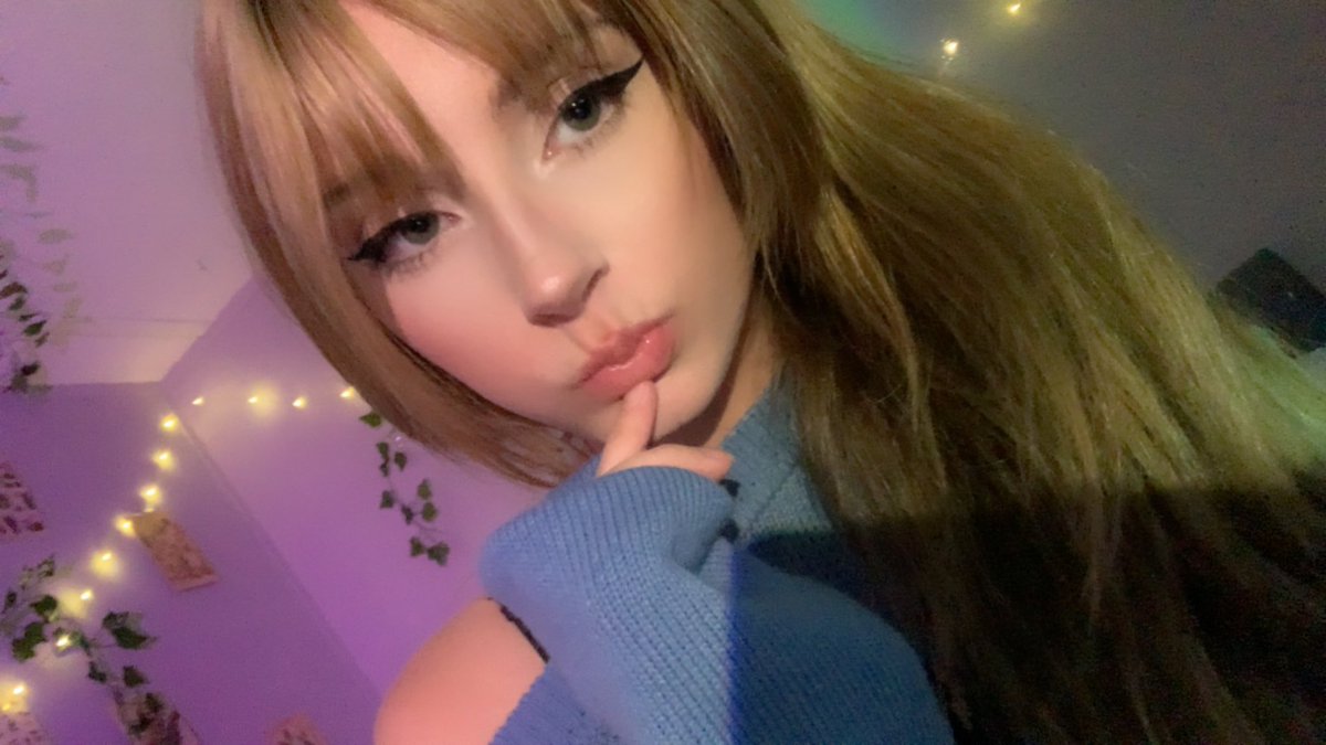 sunkissabelle's tweet image. finding moots ʕ•ᴥ•ʔ !! 

 ୭ ˚. ᵎᵎ  name : memphis !! 
, . nickname : memph (ˆ▽ˆ)
  , age :  17
 .:: prns; she // they
⋆.˚ mbti :   infp ✩ 
➪ ︴likes : anime, manga, reading, gaming, drawing

♡︎/⟳ if u wanna be moots ₍ᐢ. .ᐢ₎
ps. i’m taken !!

#anitwt #promotwt