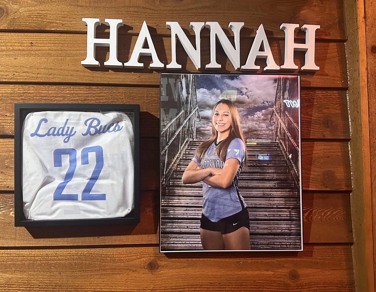 LadyBucSoccer's tweet photo. Iβm so appreciative of the community & the support they have given our soccer program. Thank you to Texas Roadhouse of Lake Jackson for honoring Hannahβs memory in this way. Itβs this kind of love and support that makes our community so special.
#FlyHigh22 https://t.co/IA9C4AjOjV