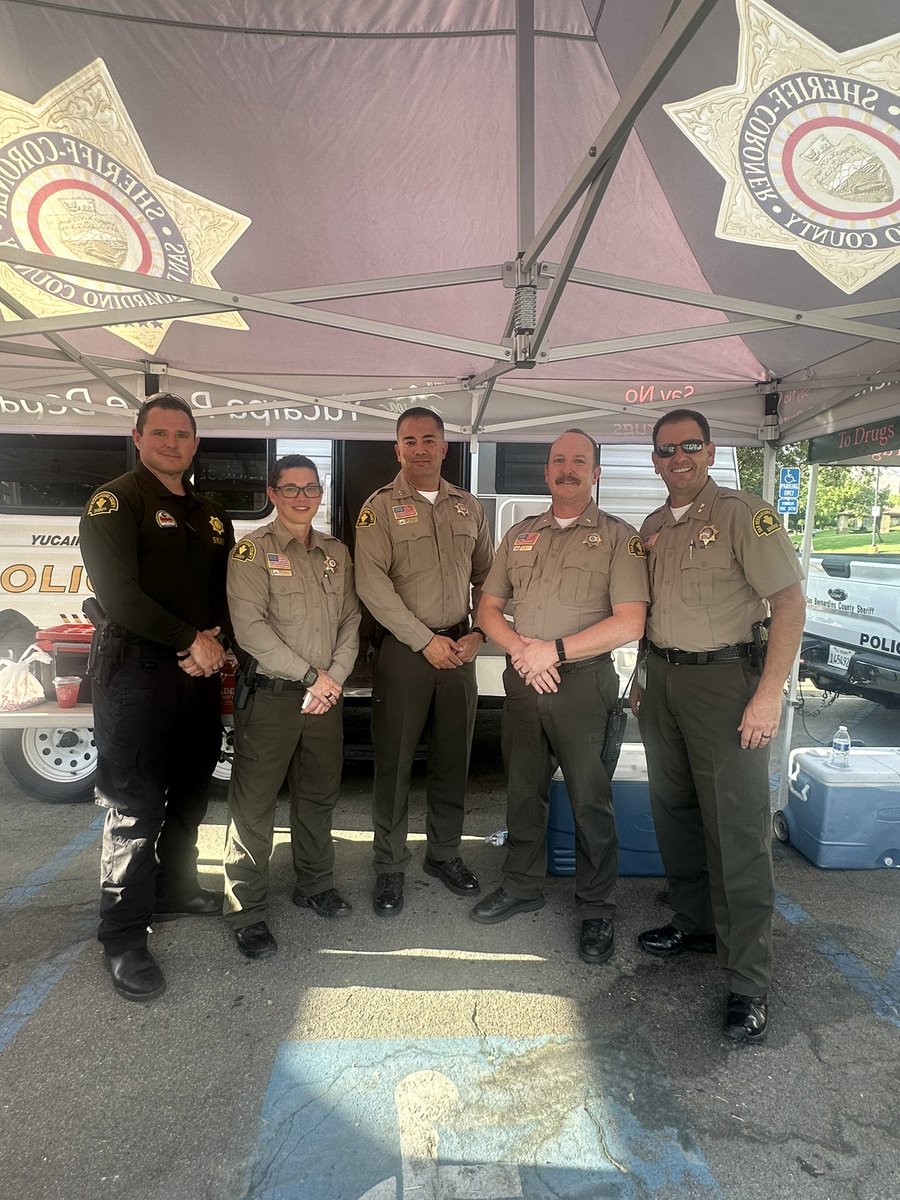 SBCSDsfisk's tweet photo. Having a great time at the Yucaipa National Night Out.#NationalNightOut #sbcsd https://t.co/mihMLWS6gS