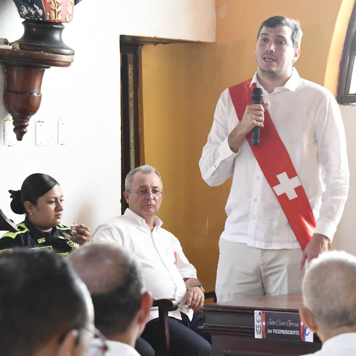 AdHMompox's tweet photo. Con motivo de la conmemoración del 6 de agosto de 1810, el día de hoy, en la Casa del Cabildo, se realizó la Sesión Solemne Conjunta del Concejo Distrital y la Academia de Historia de Santa Cruz  de #Mompox. https://t.co/1BEwTrIP4I