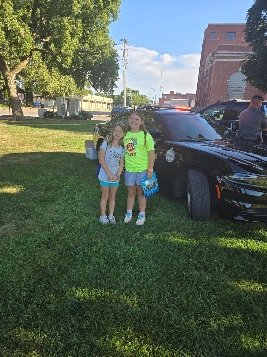 NEStatePatrol's tweet photo. National Night Out events across the state highlight today on the #NSPSummer Tour! Trooper Thompson is finding #FutureTroopers tonight!
📍Fremont - Dodge County https://t.co/lWrMOTdbpo