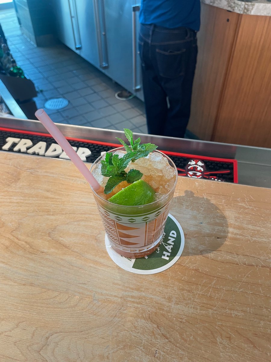 Gundo_OG's tweet photo. Perhaps the most underappreciated aspect of SJC
Is the Trader Vicโs in the Southwest terminal. What America needs now is more Tiki bars. #boatdrinks https://t.co/1DwulIiFRS